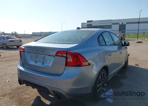 2017 Volvo S60 T5 Dynamic z USA, uszkodzony, nr VIN YV126MFL9H2425498